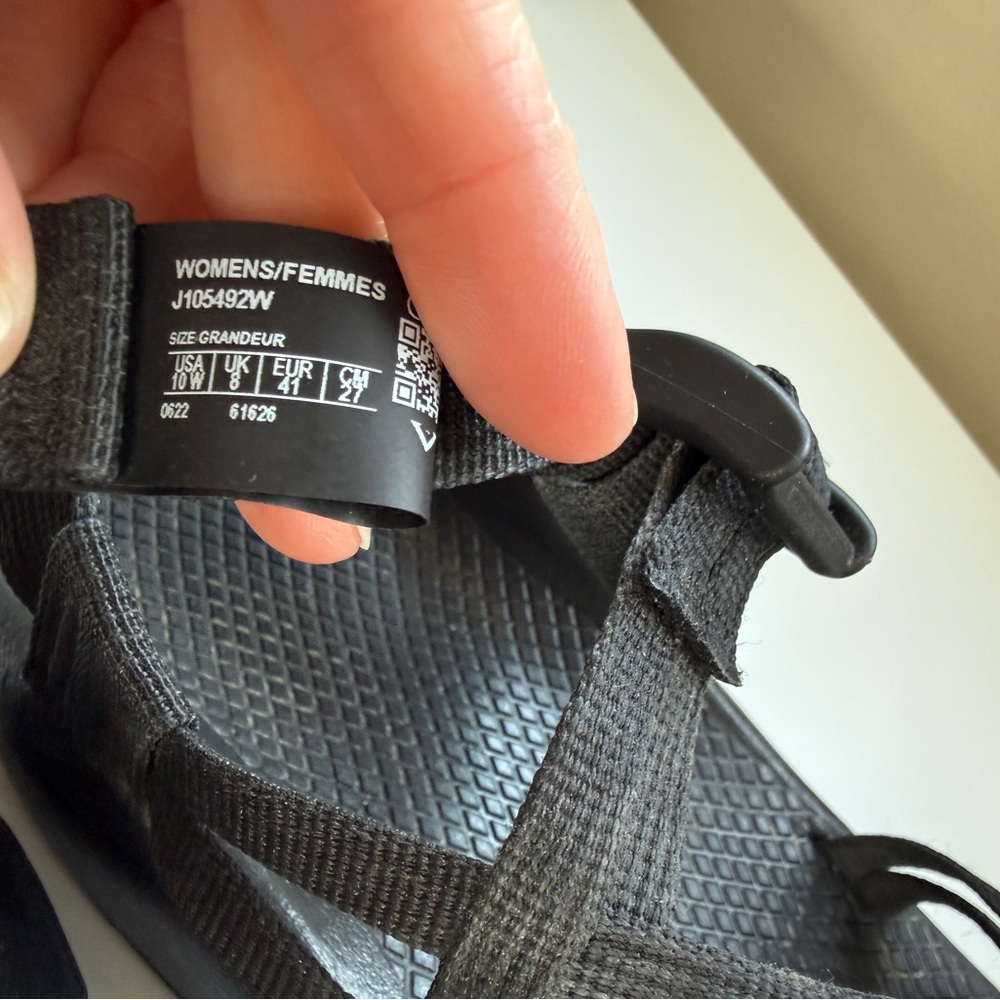 Chaco Black Strappy Sandals Size 10 Adjustable Outdoor Hiking Comfort - Picture 7 of 7